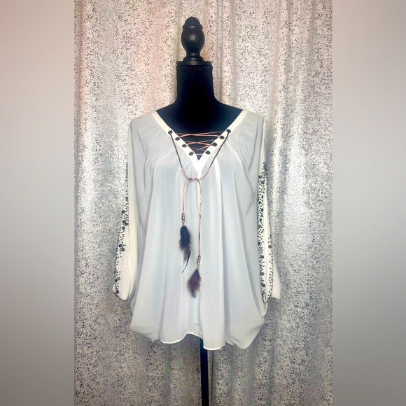Never worn Bohemian white Nicole Miller chiffon blouse - Picture 1 of 3